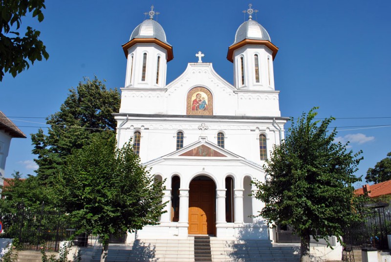 Biserica Adormirea Maicii Domnului Calafat - vedere frontala