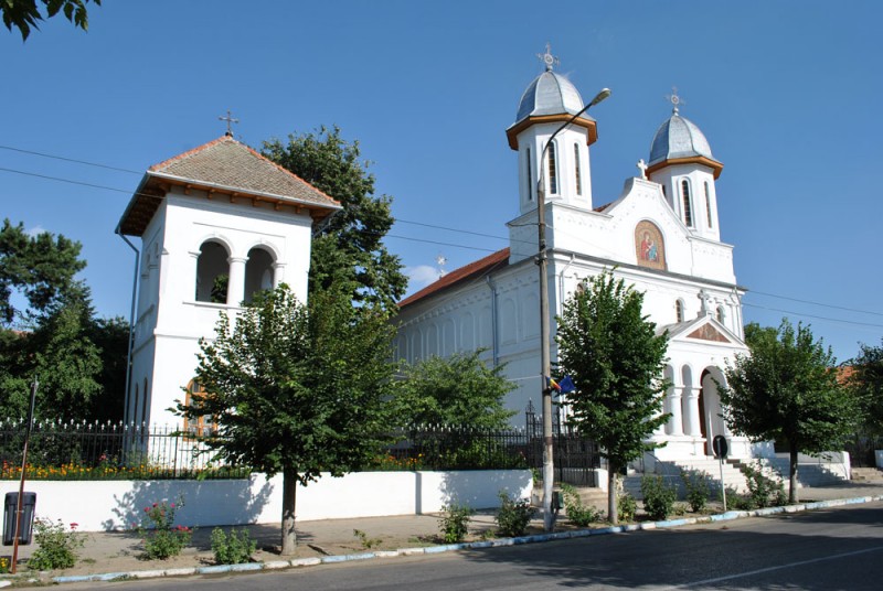 Biserica Adormirea Maicii Domnului Calafat - vedere laterala