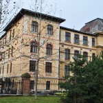 Liceul Carol I, Craiova - vedere din parcul Bisericii Sf Treime