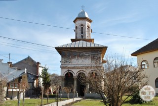 Biserica din Targ, Horezu - vedere frontala