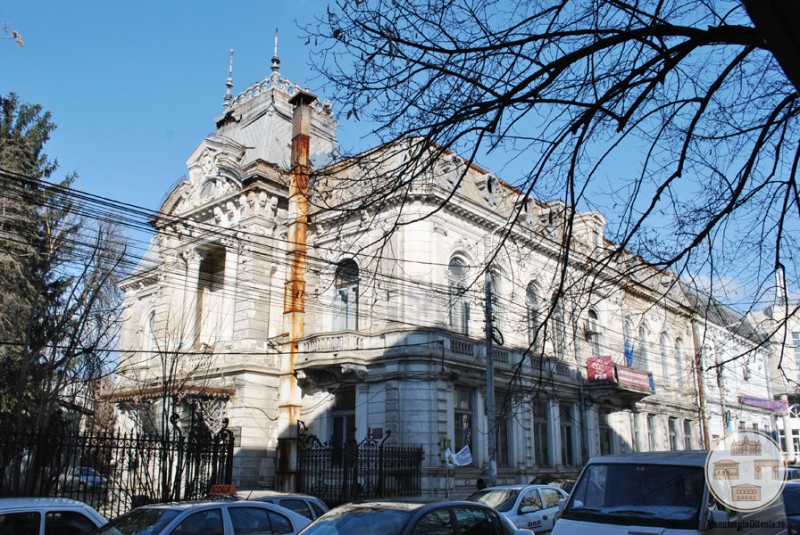Casa Ionel Plesia, azi Biblioteca Omnia Craiova - exterior