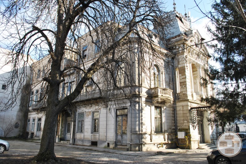 Casa Ionel Plesia, azi Biblioteca Omnia Craiova - exterior