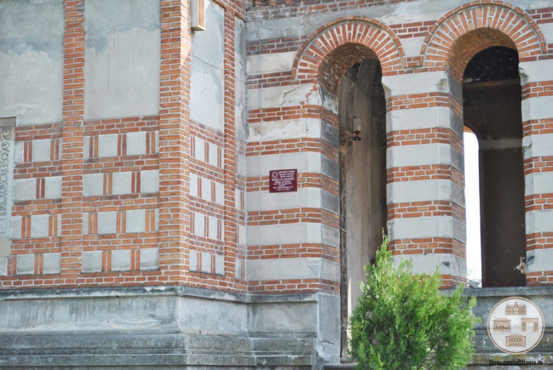 Biserica Sf Arhangheli Mihail si Gavriil, Craiova - placuta monument istoric