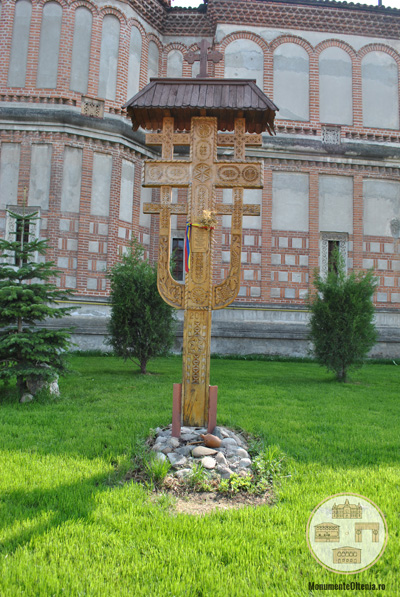 Biserica Sf Arhangheli Mihail si Gavriil, Craiova - troita lemn