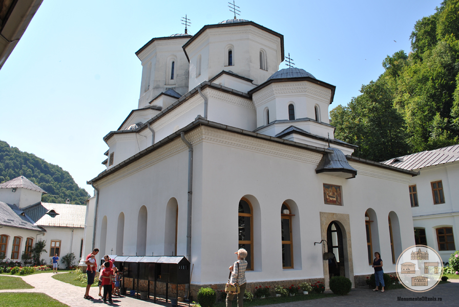 Biserica Adormirea Maicii Domnului a Manastirii Tismana