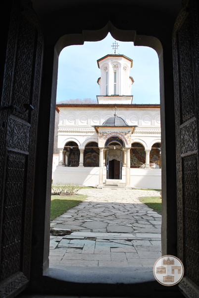 Manastirea Hurezi - biserica vazuta din trapeza