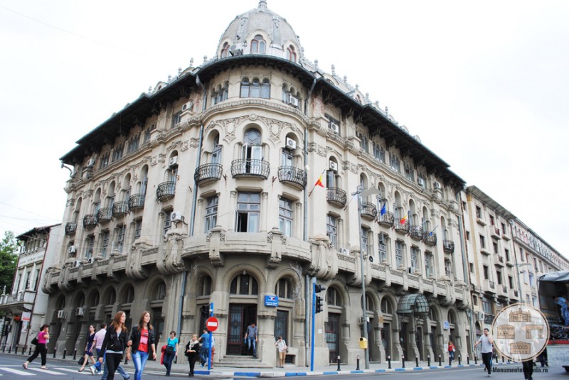 Fostul Hotel Palace, Craiova - intrarea principala