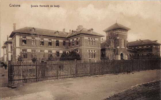 Craiova - Scoala de baieti 1910. Sursa foto.maglina.ro