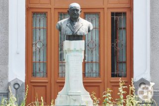 Bust dr Ion Augustin