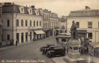 Statuia lui Cuza la Craiova - amplasament in piateta dintre Hotel Minerva si Hotel New York