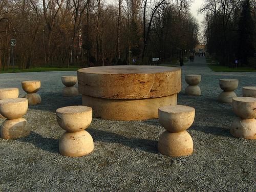 Masa Tacerii - Ansamblul Monumental Calea Eroilor Constantin Brancusi - Targu Jiu