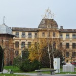 Liceul Carol I, Craiova - vedere din parcul Bisericii Sf Treime