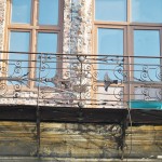Hanul Putureanu, Craiova - balconul de deasupra intrarii