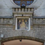 Intrarea in Manastirea Tismana - detaliu turn instrare pe latura de vest a incintei