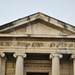 Monumentul funerar al lui N Mihail, Cimitirul Ungureni, Craiova - cavou in stil ionic