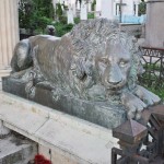 Monumentul funerar al lui N Mihail, Cimitirul Ungureni, Craiova - leu bronz