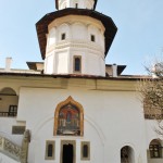 Manastirea Hurezi - paraclisul si intrarea in trapeza (1)
