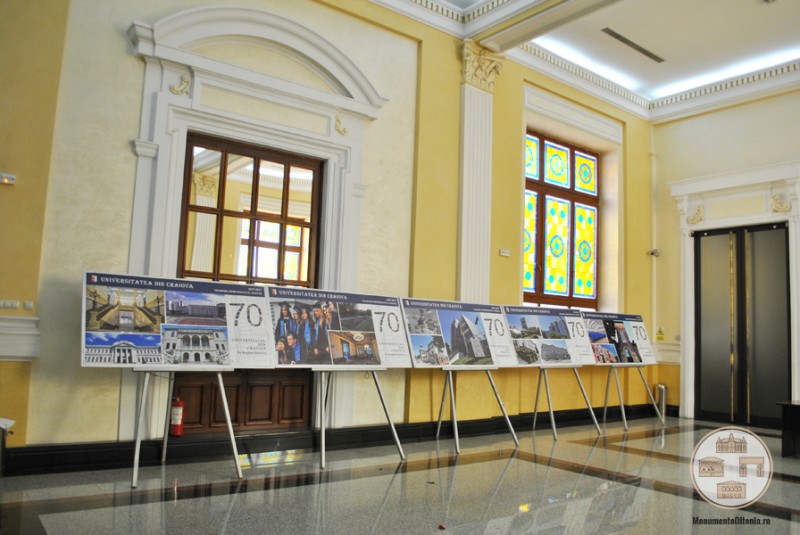 Expozitie Universitatea din Craiova 70 de ani